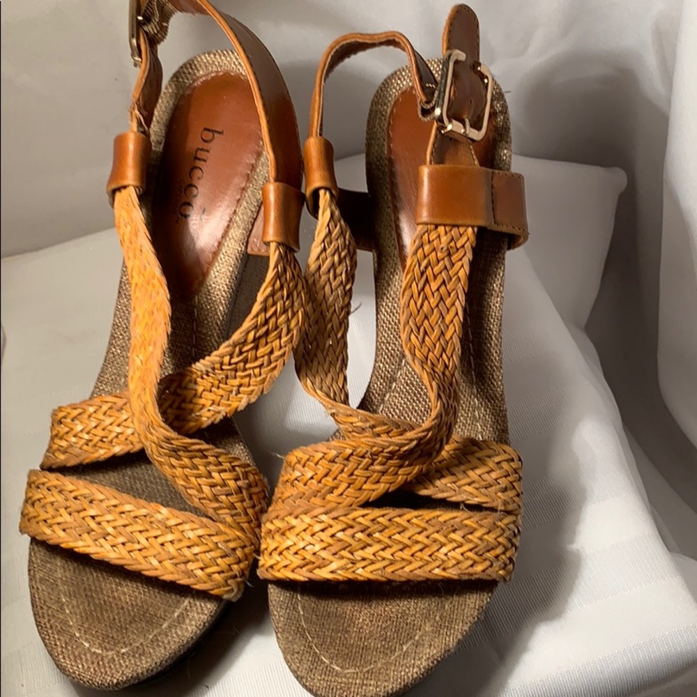 Bucco Tan Leather Wedge Sandals Size 8